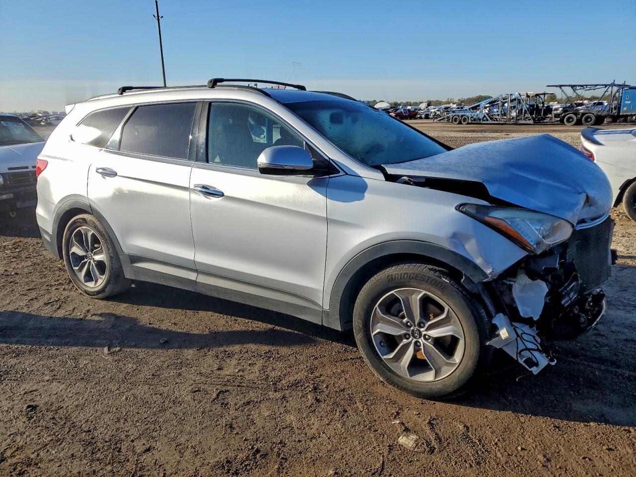 2014 Hyundai Santa Fe Gls - Image 4