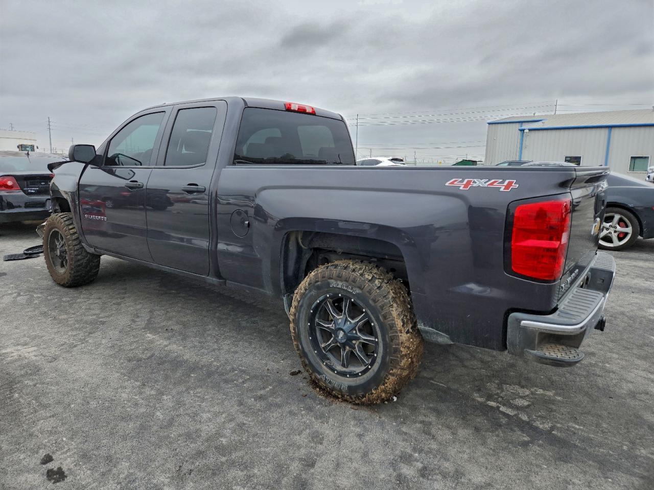 2015 Chevrolet Silverado K1500 - Фото 2