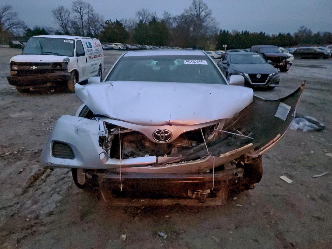 2011 Toyota Camry Base - Фото 5