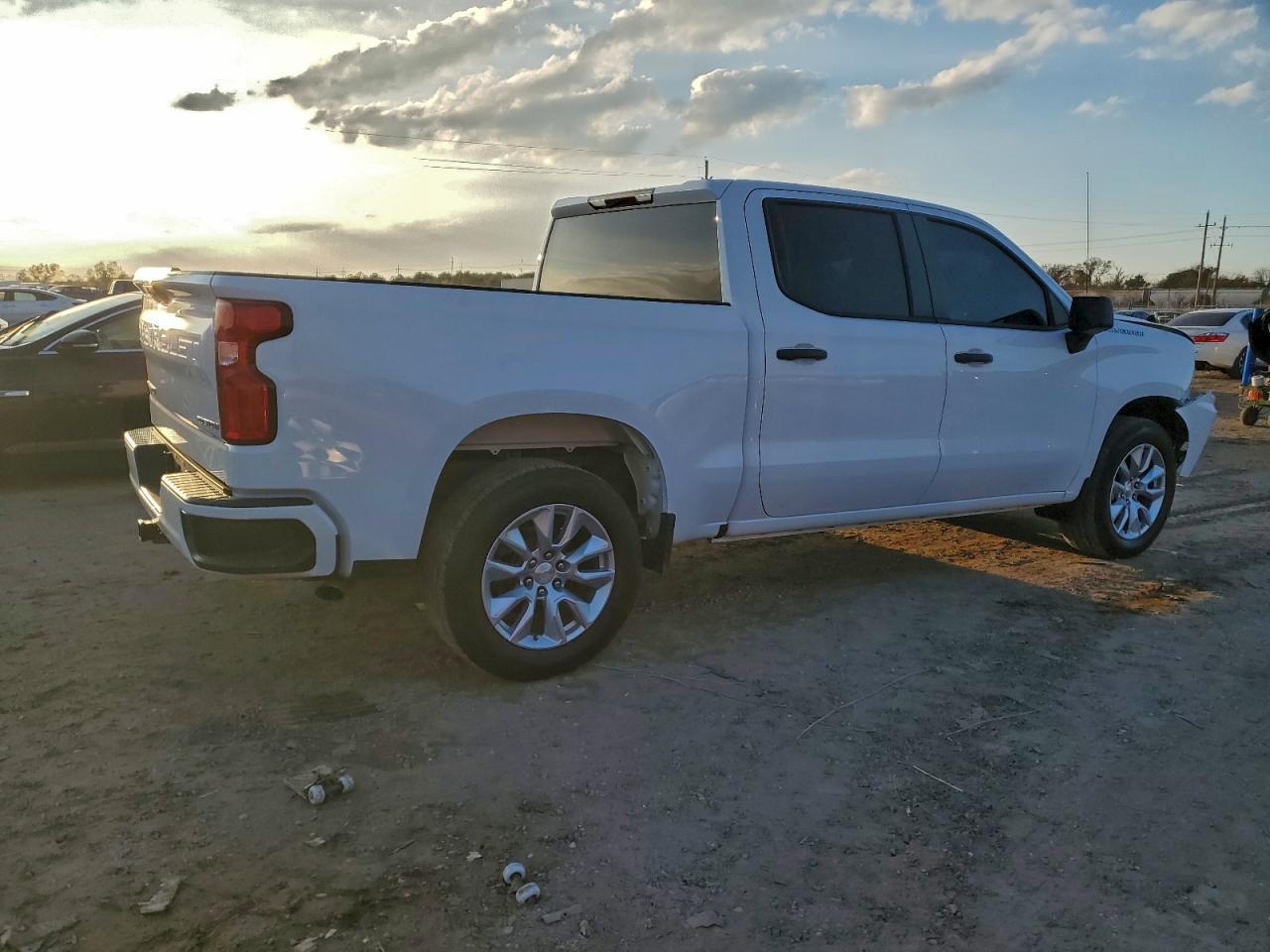 2022 Chevrolet Silverado Ltd C1500 Custom - Фото 3