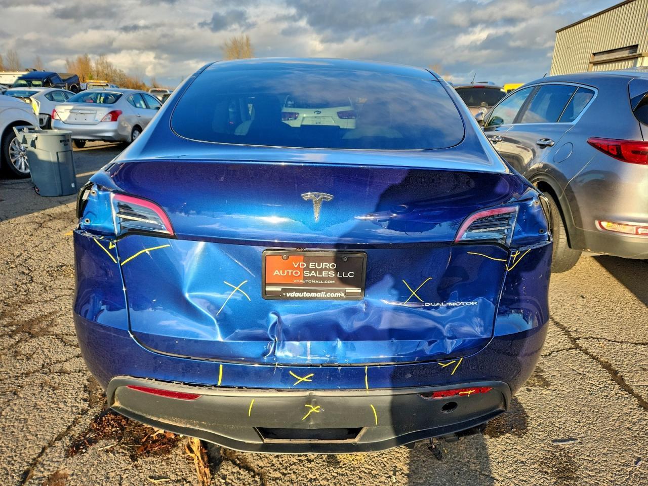 2023 Tesla Model Y - Фото 6