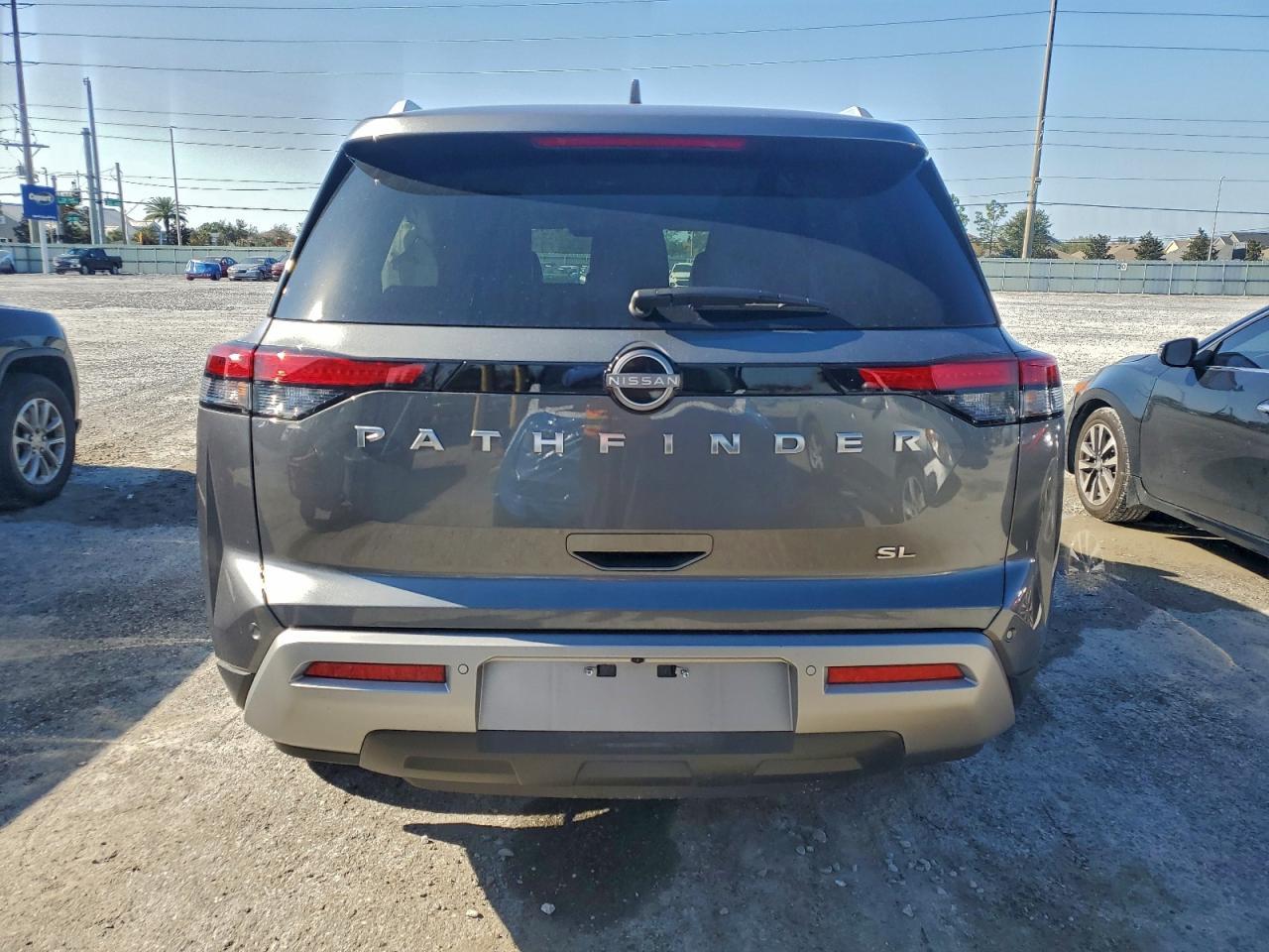 2025 Nissan Pathfinder Sl - Image 6