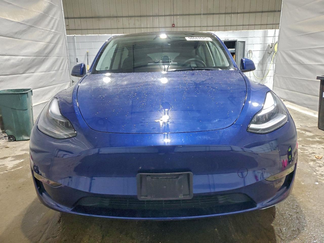 2025 Tesla Model Y - Фото 5