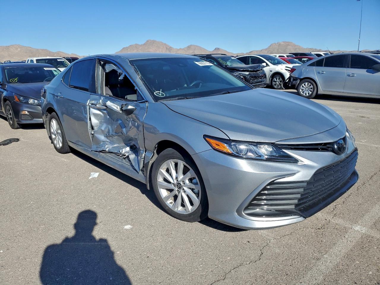 2023 Toyota Camry Le - Фото 4