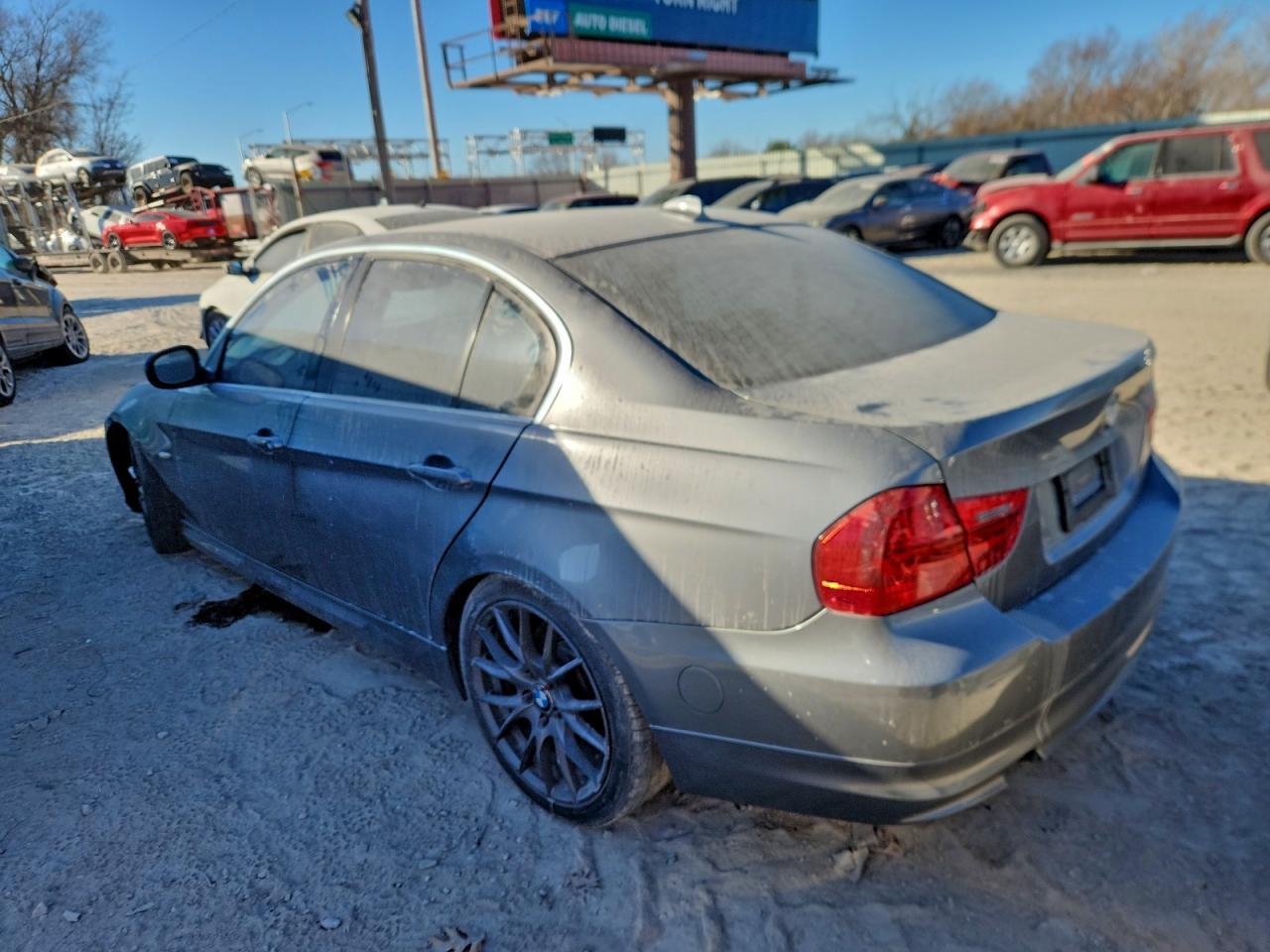 2011 BMW 3 Series 328I - Фото 2