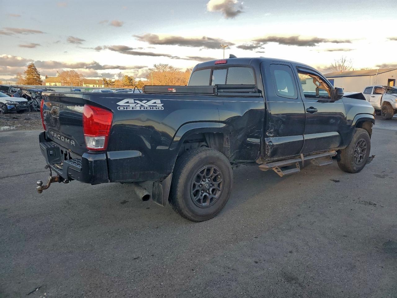 2016 Toyota Tacoma Sr - Фото 3