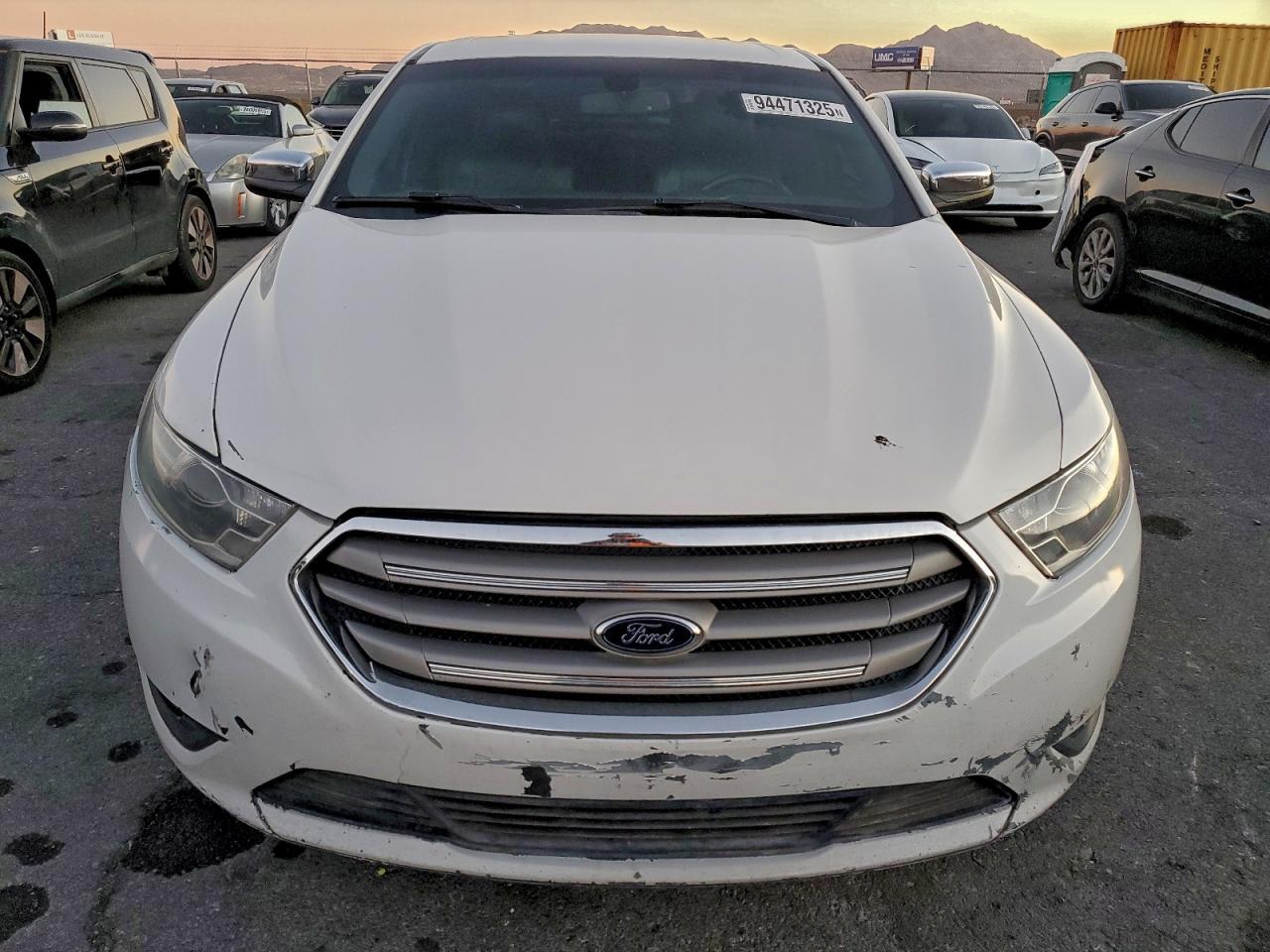 2014 Ford Taurus Limited - Image 5