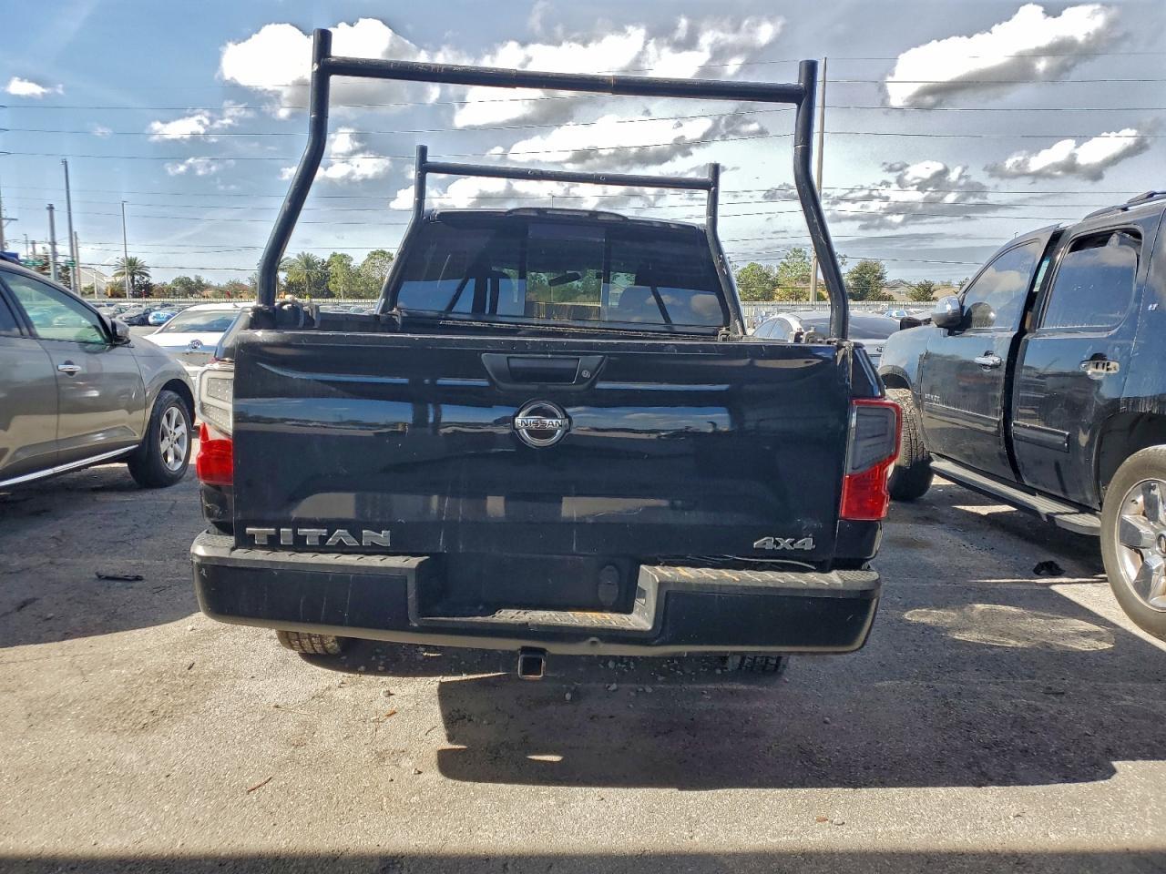 2019 Nissan Titan S - Фото 6