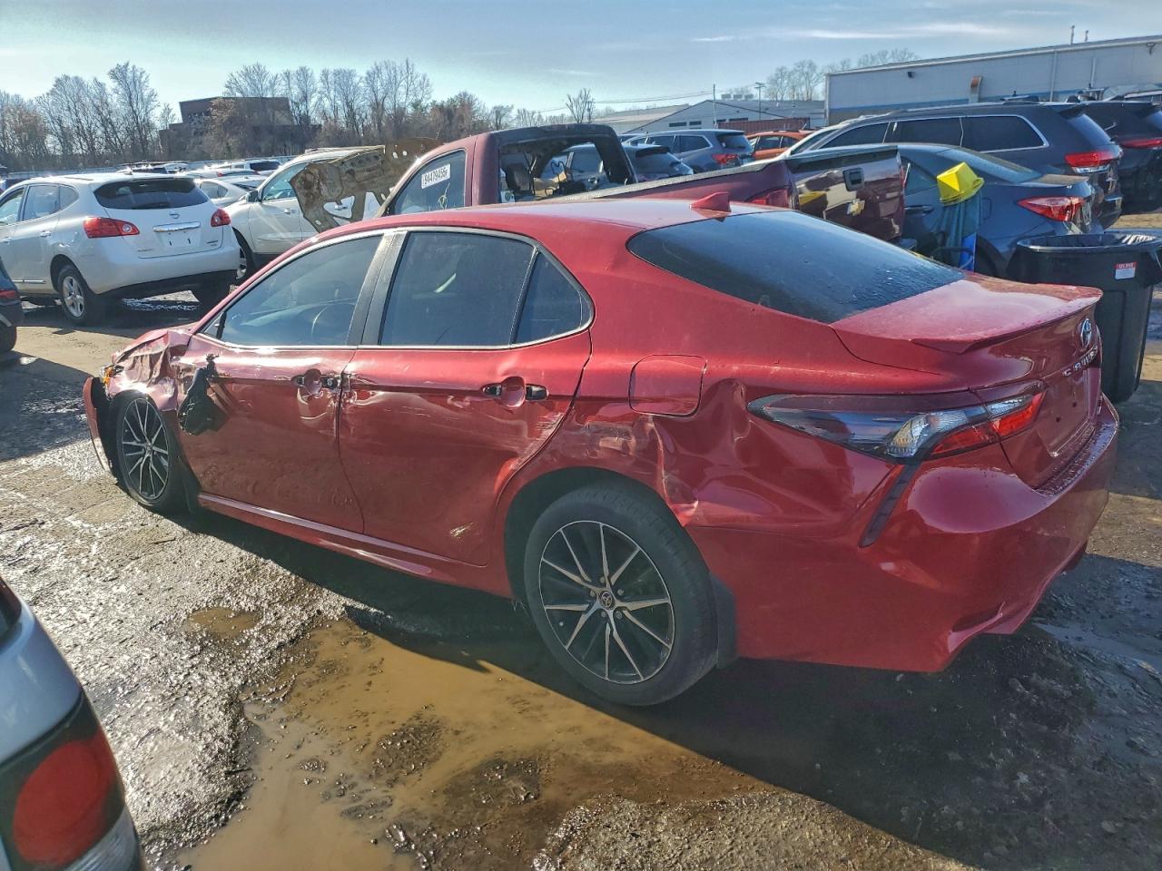 2021 Toyota Camry Se - Фото 2