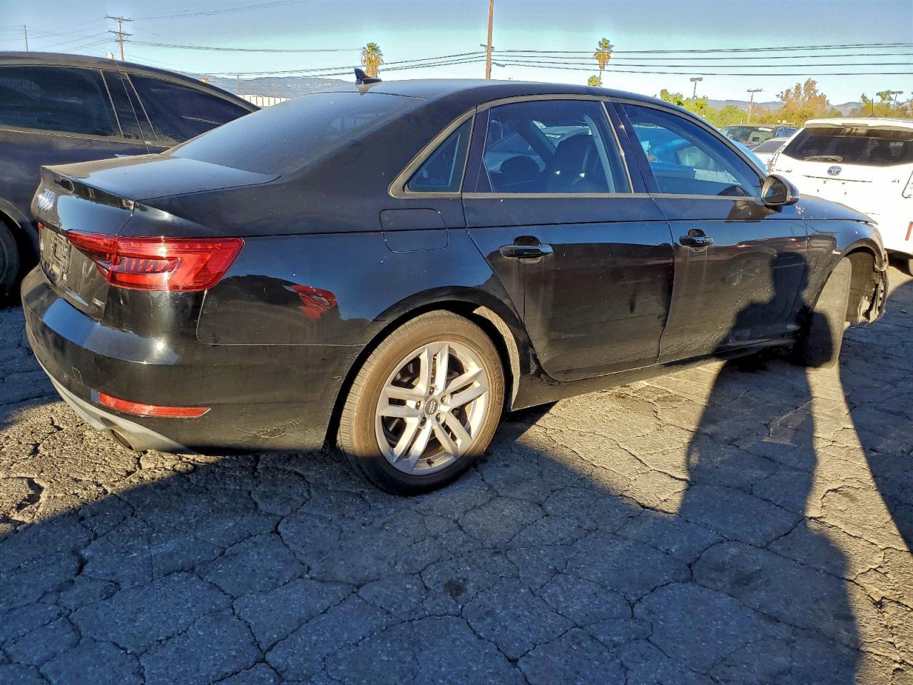 2017 Audi A4 Ultra Premium - Фото 3