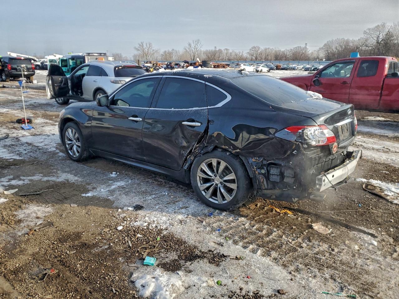 2013 Infiniti M37 X - Image 2