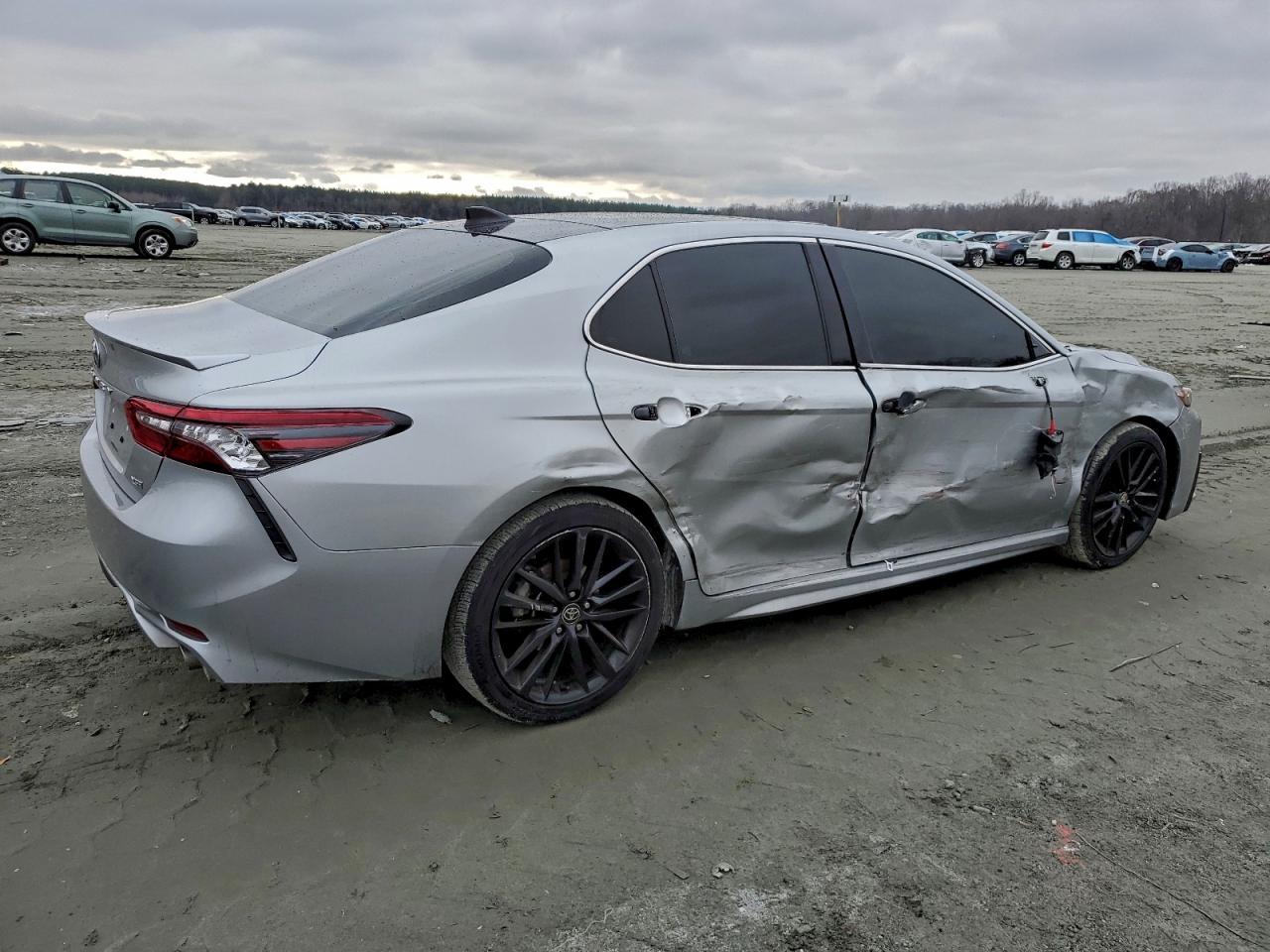 2022 Toyota Camry Xse - Фото 3