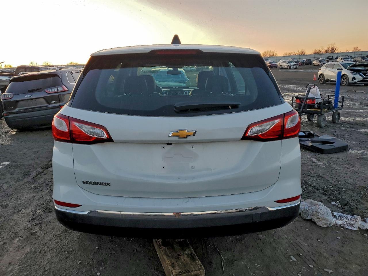 2018 Chevrolet Equinox Ls - Фото 6