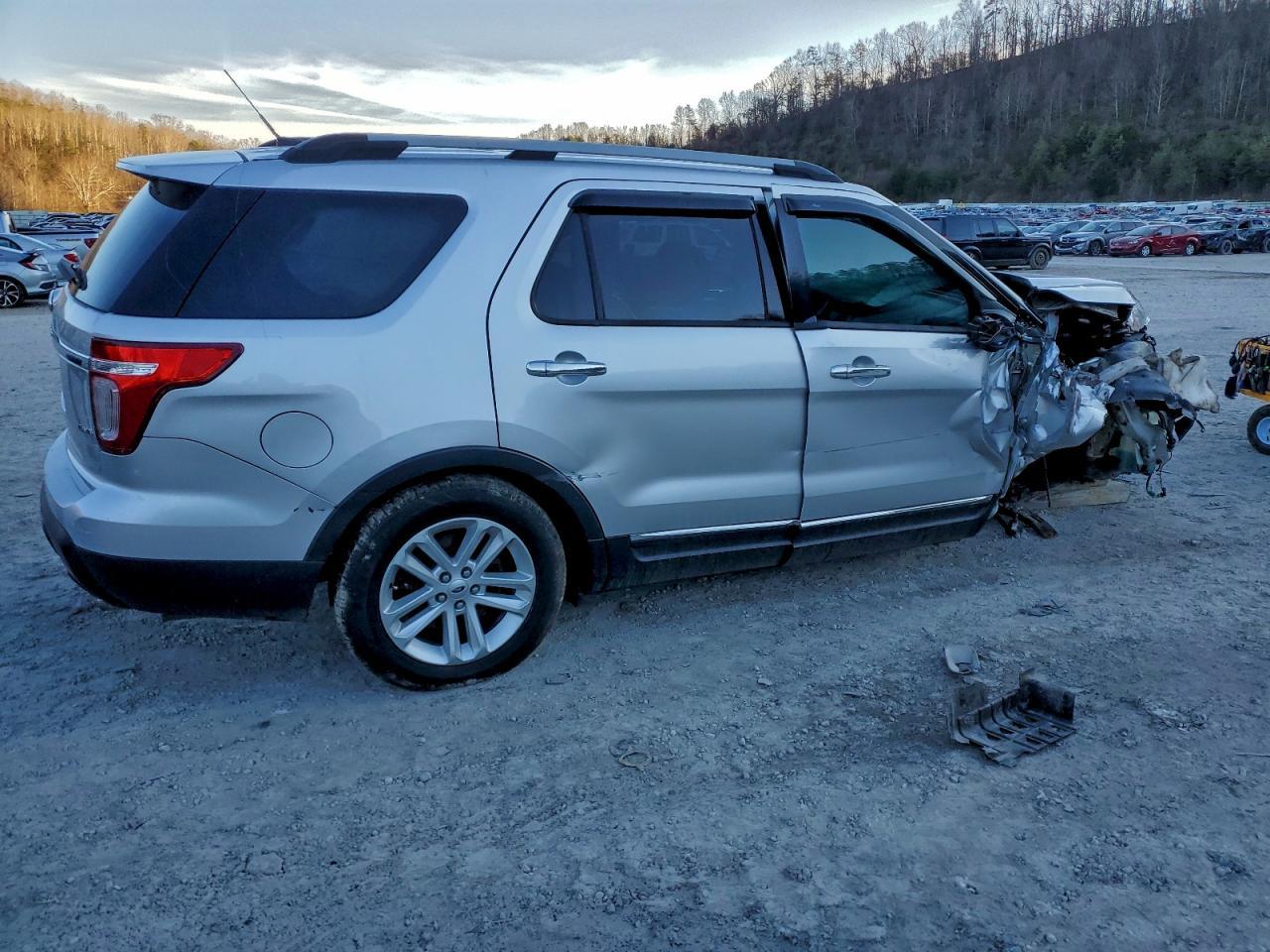2013 Ford Explorer Xlt - Image 3