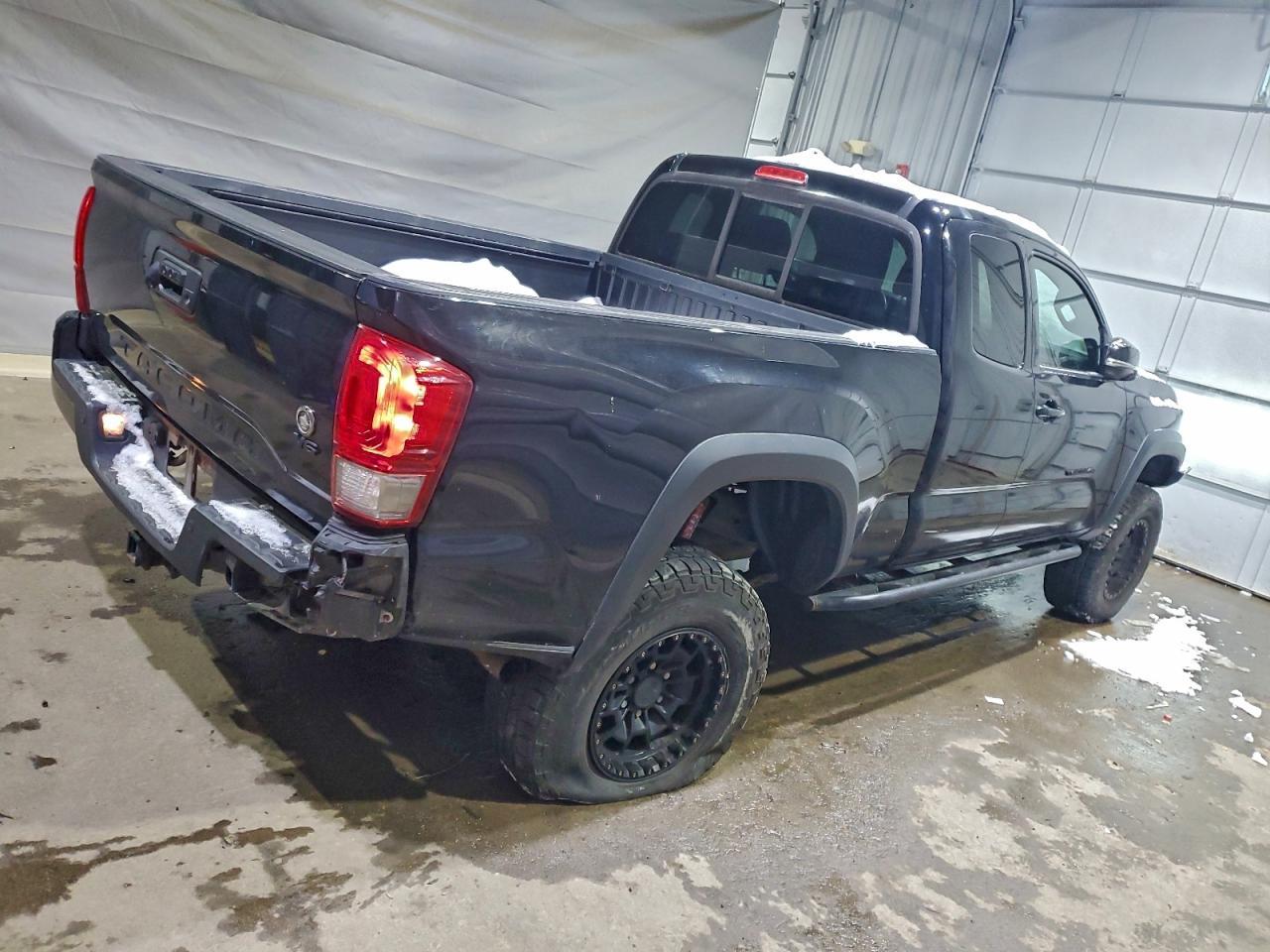2016 Toyota Tacoma Access Cab - Image 3