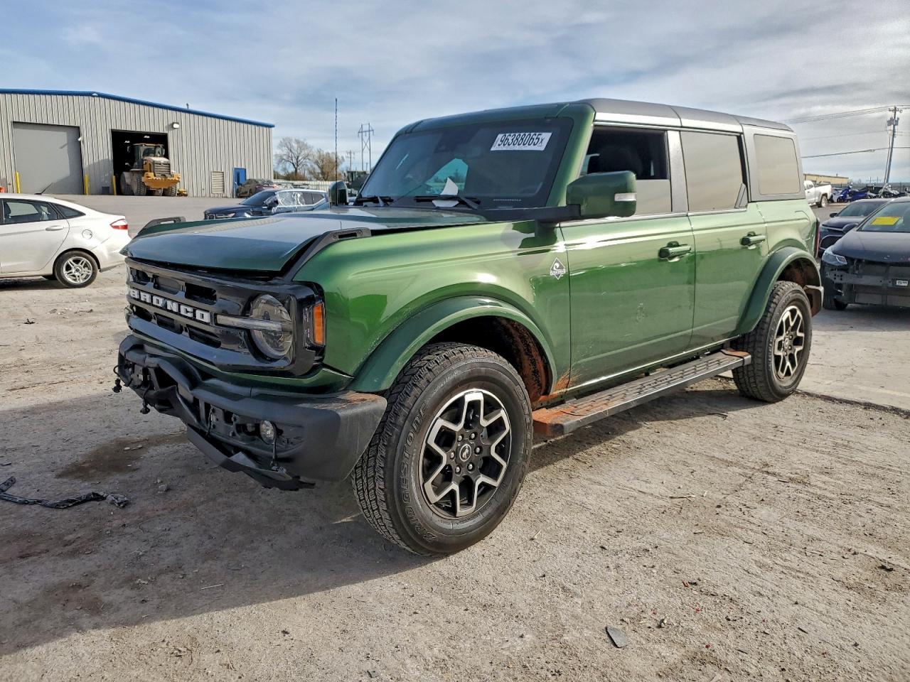 2024 Ford Bronco Outer Banks