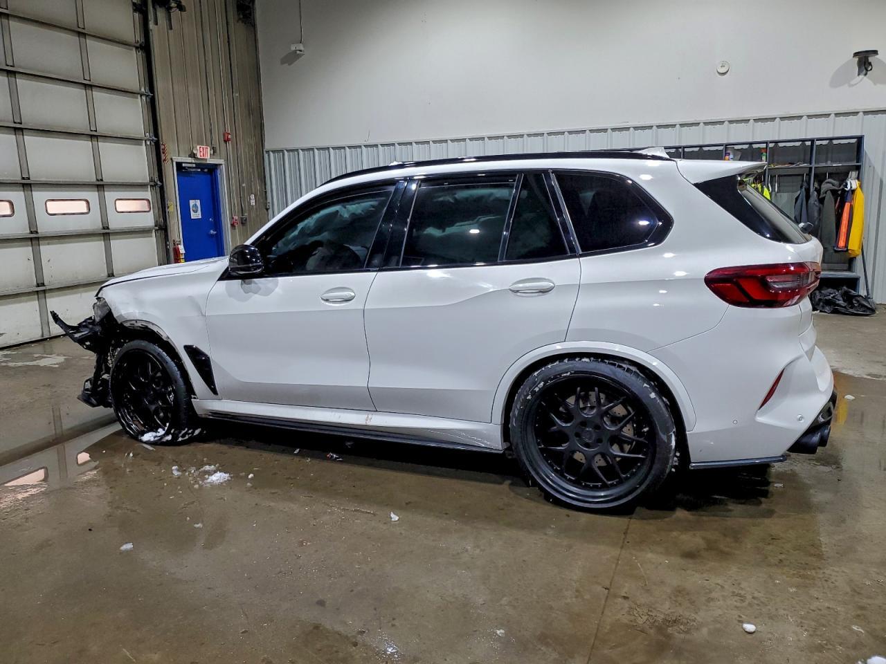 2022 BMW X5 M - Фото 2