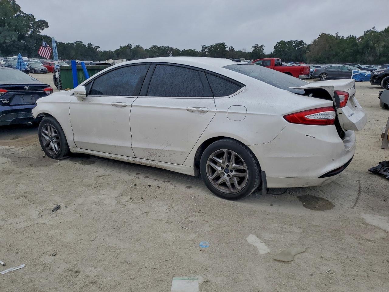 2015 Ford Fusion Se - Фото 2