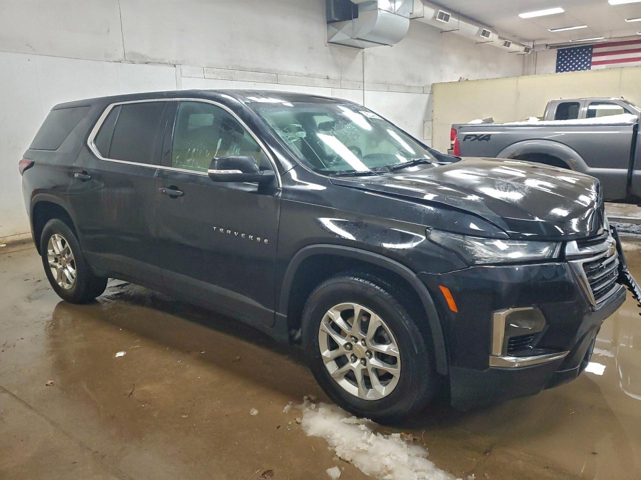 2023 Chevrolet Traverse Ls - Image 4