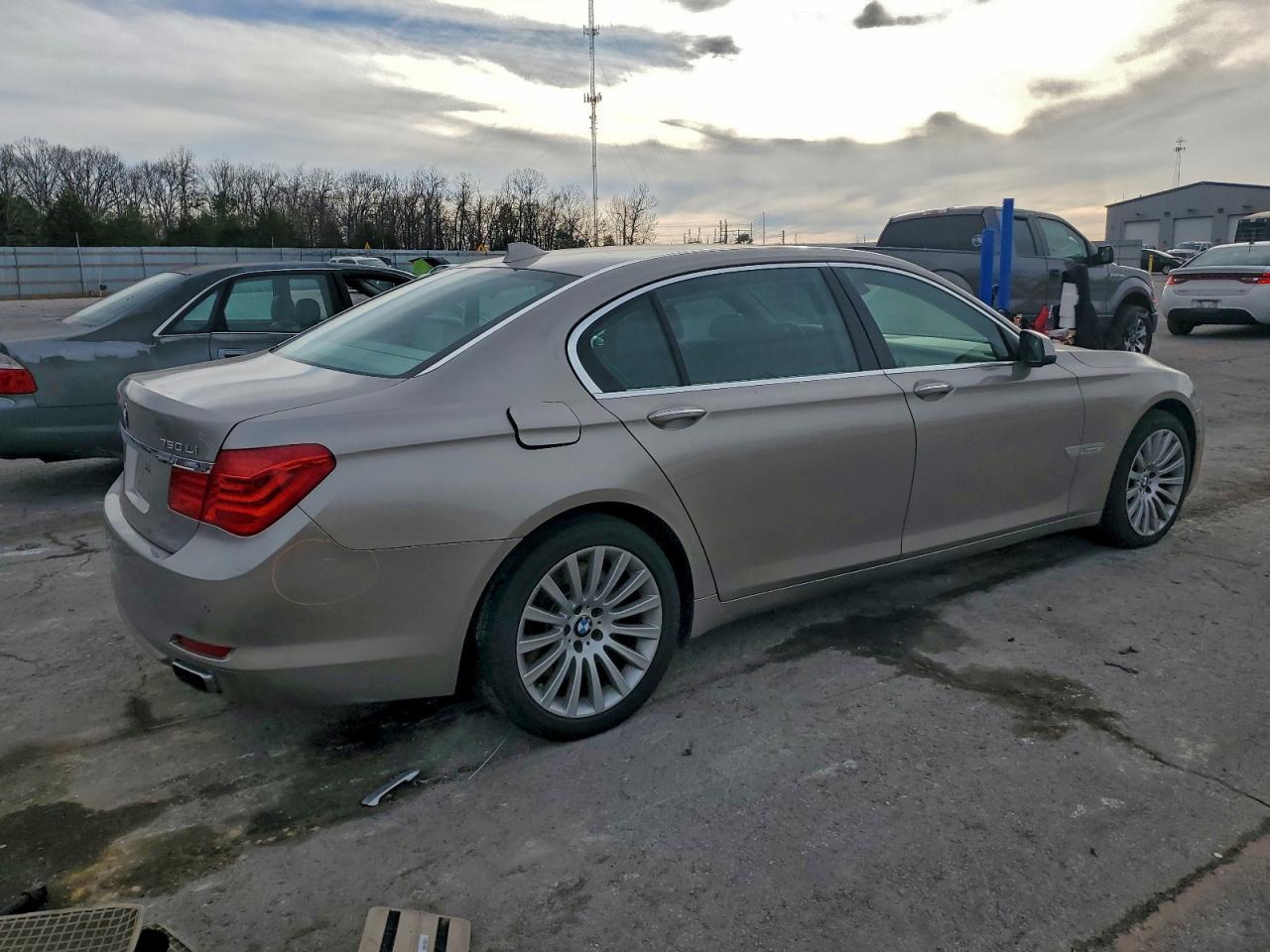 2009 BMW 750 Li - Image 3