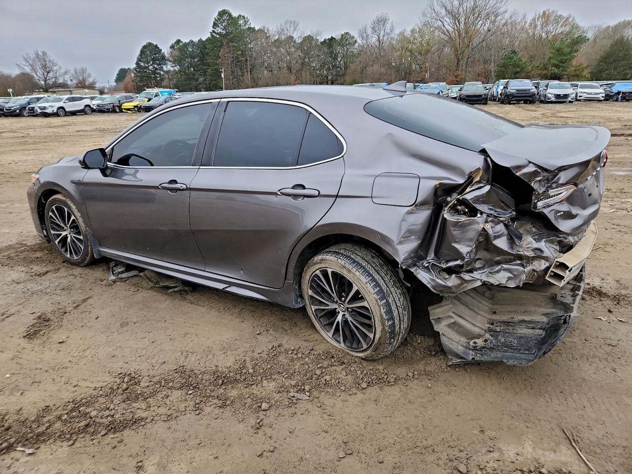 2019 Toyota Camry L - Image 2