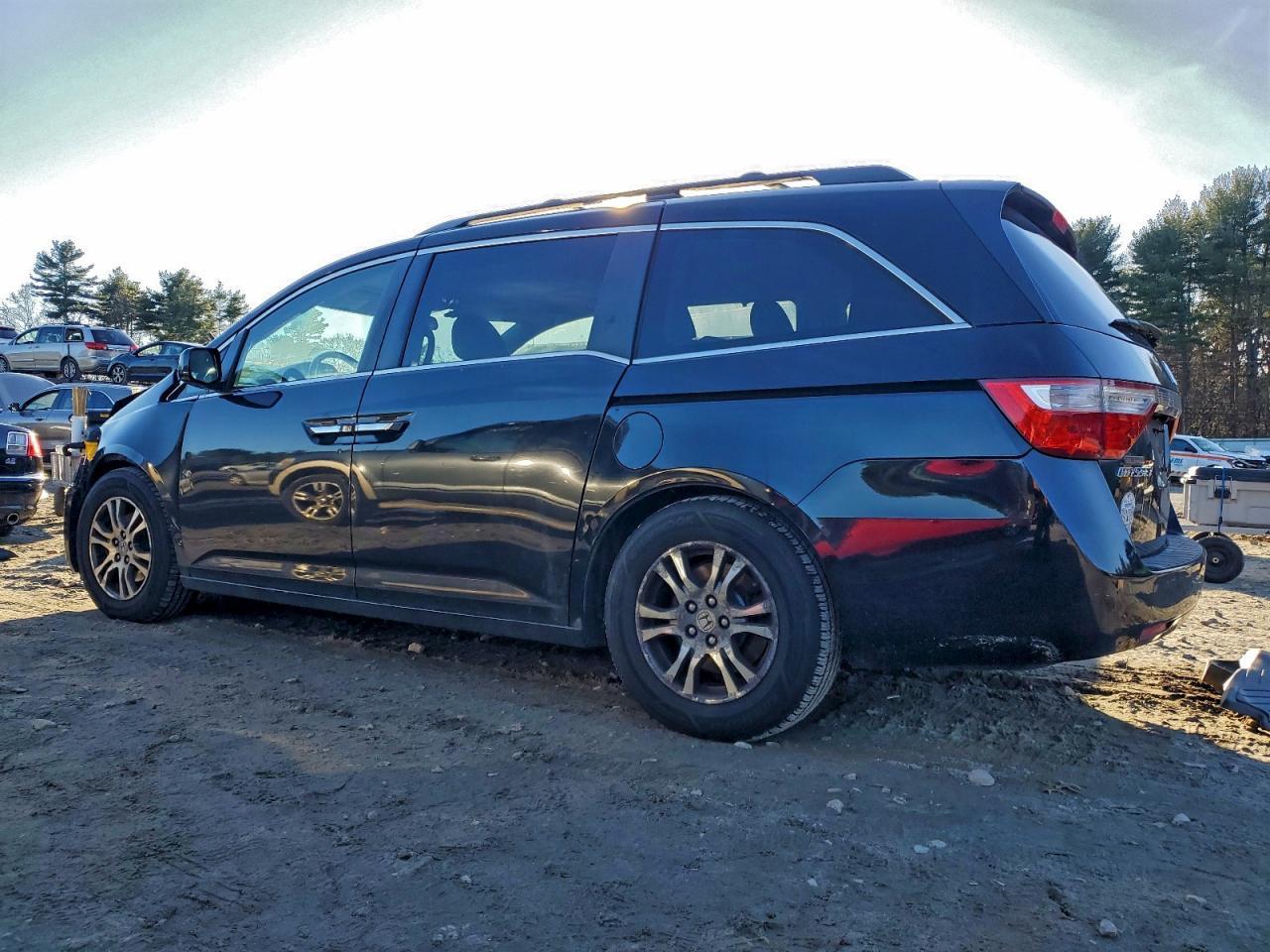 2013 Honda Odyssey Exl - Image 2