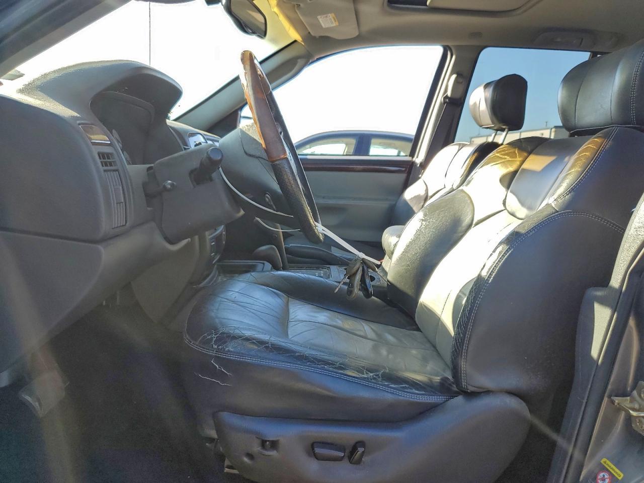 2004 Jeep Grand Cherokee Overland - Image 7