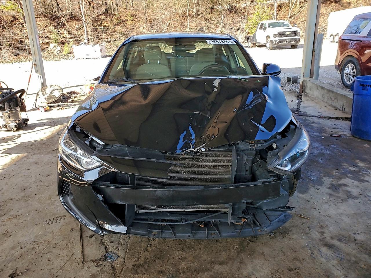 2018 Hyundai Elantra Se - Image 5