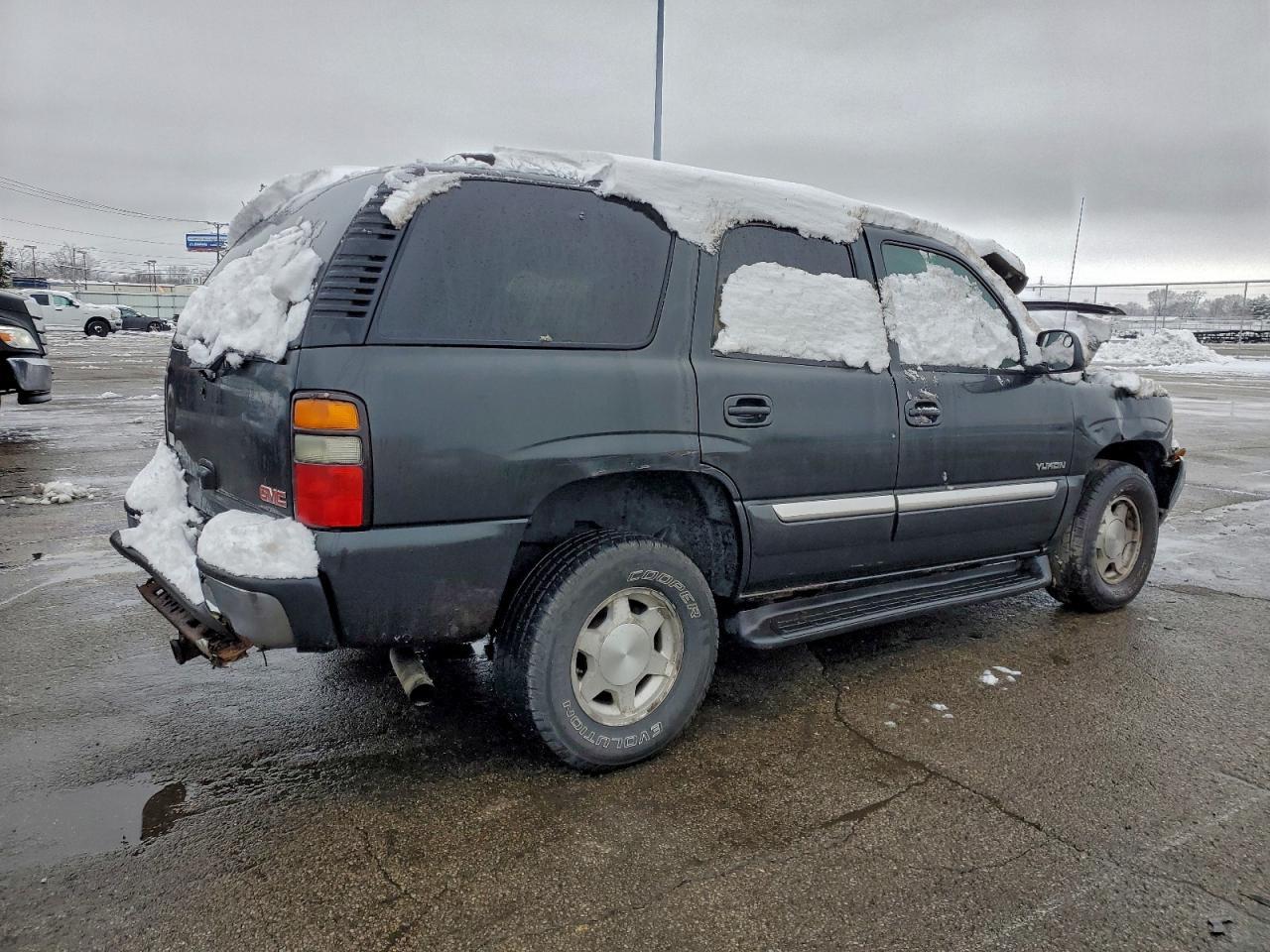 2004 GMC Yukon - Image 3