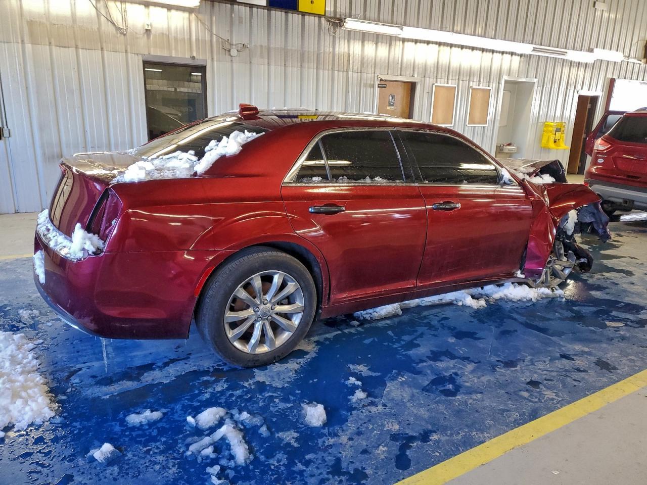 2015 Chrysler 300 Limited - Фото 3