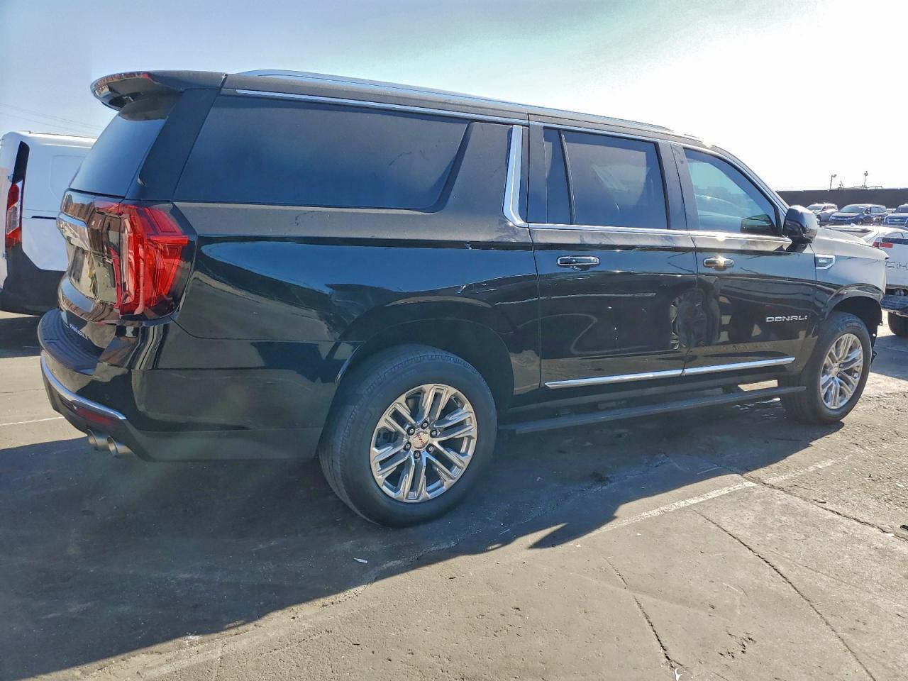 2023 GMC Yukon Xl Denali - Фото 3