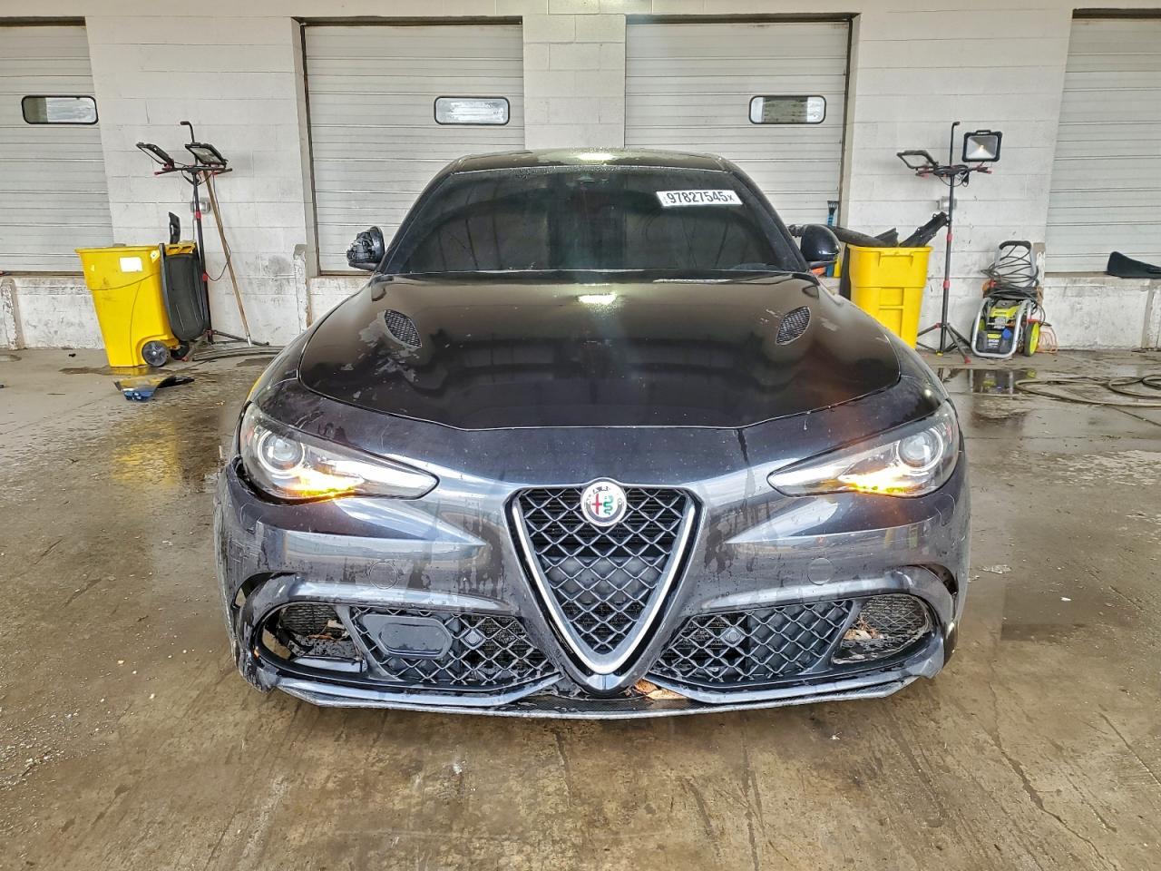 2017 Alfa Romeo Giulia Quadrifoglio - Image 5