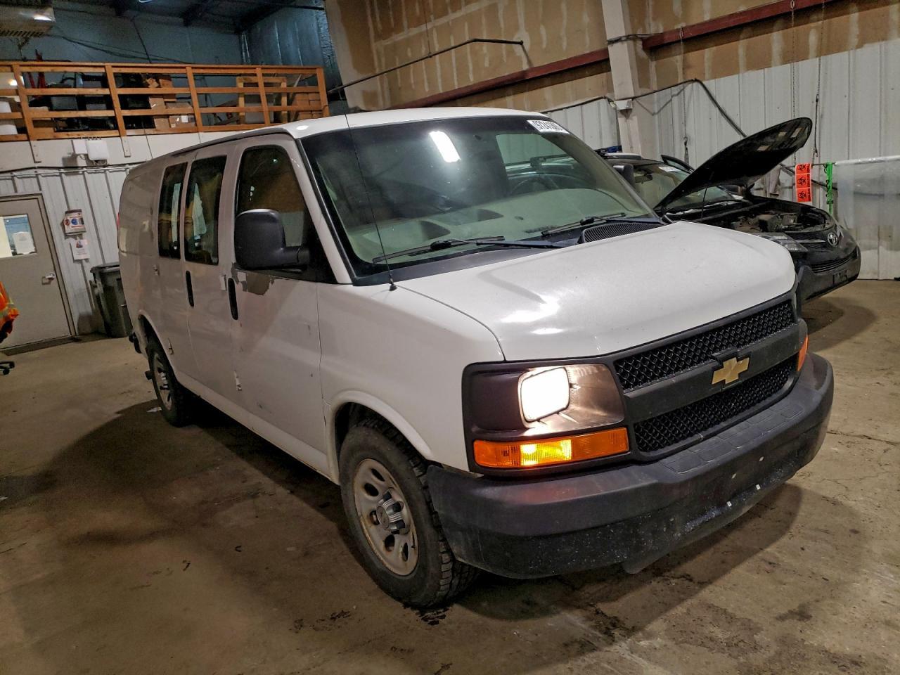 2011 Chevrolet Express G1500 - Фото 4