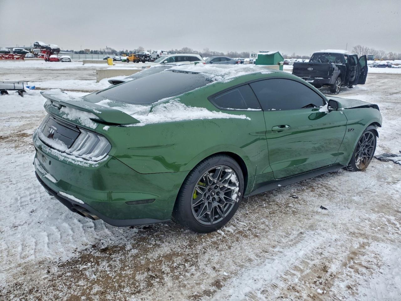 2022 Ford Mustang Gt - Фото 3