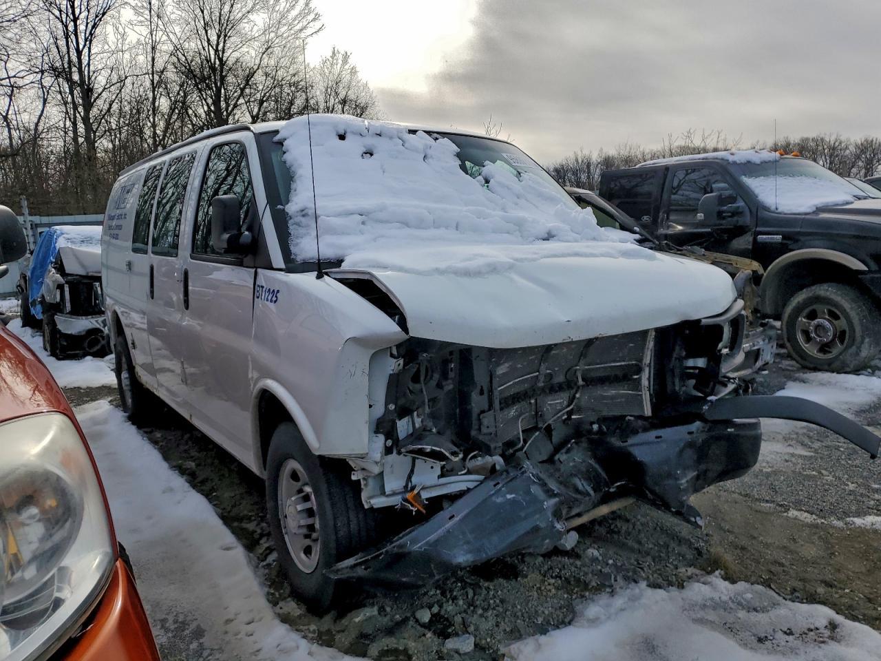 2016 Chevrolet Express G2500 - Фото 4