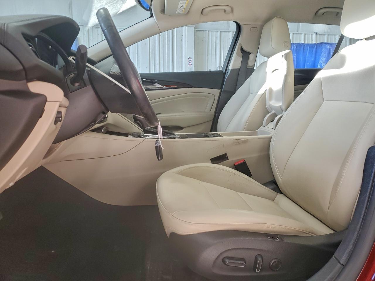 2019 Buick Regal Tourx Essence - Image 7