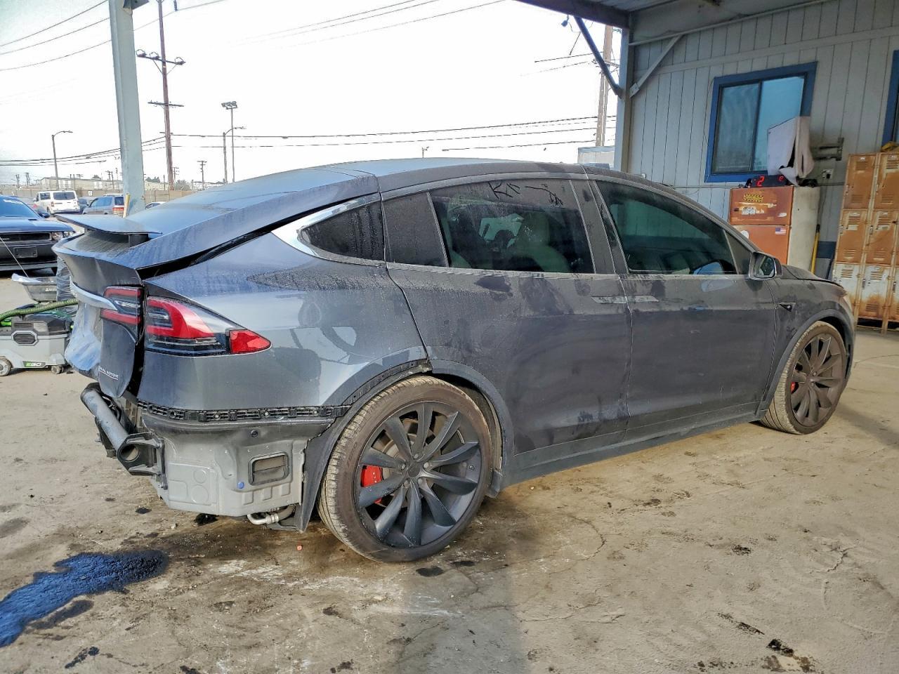 2020 Tesla Model X - Image 3