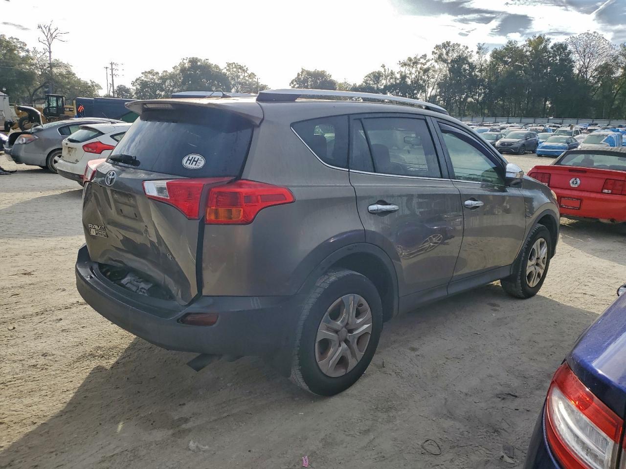 2013 Toyota Rav4 Le - Image 3