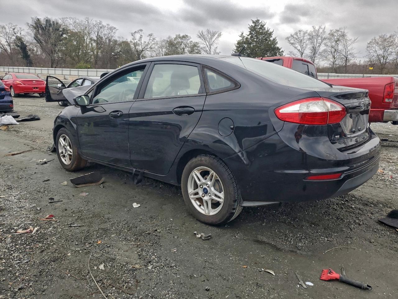 2017 Ford Fiesta Se - Фото 2