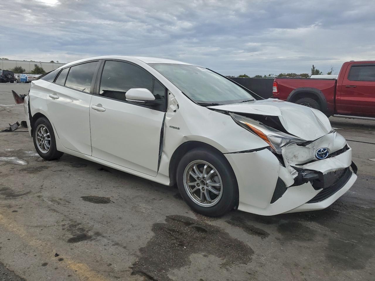 2016 Toyota Prius - Image 4