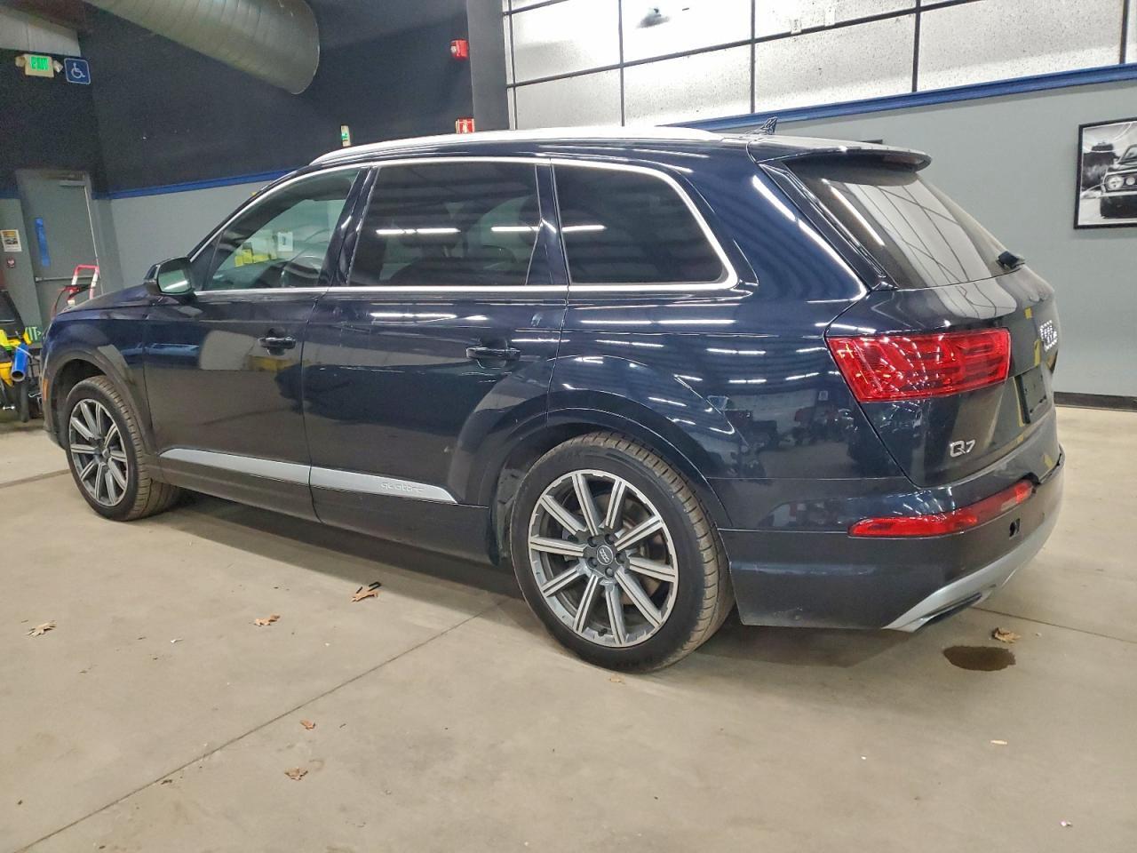 2017 Audi Q7 Premium Plus - Image 2