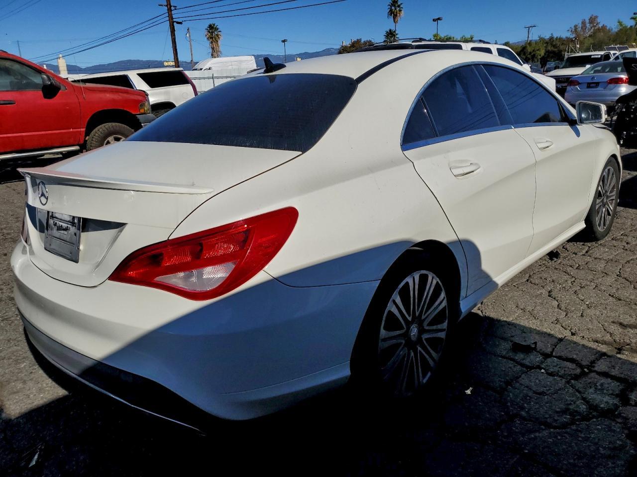 2017 Mercedes-Benz Cla 250 - Фото 3
