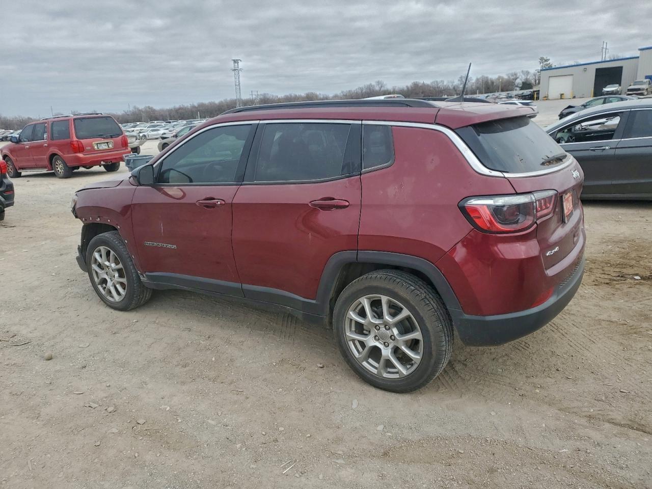 2022 Jeep Compass Latitude Lux - Фото 2