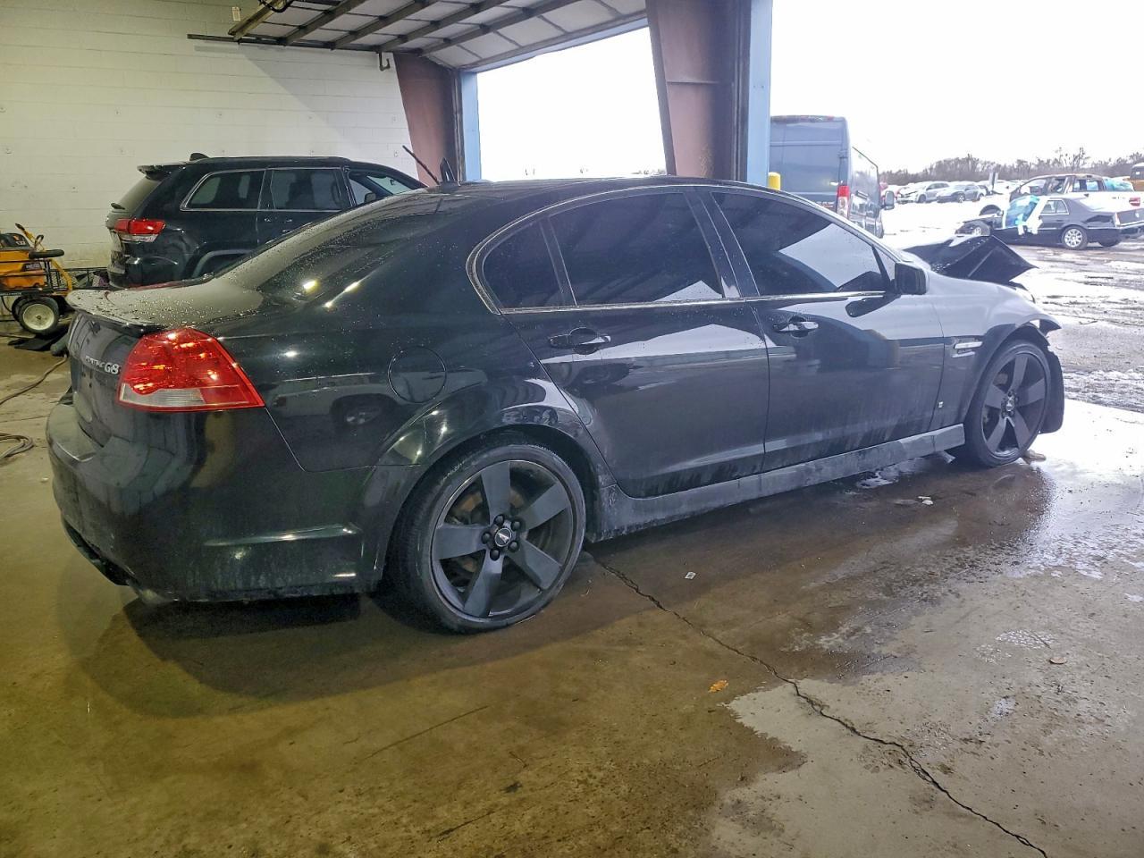 2009 Pontiac G8 - Image 3
