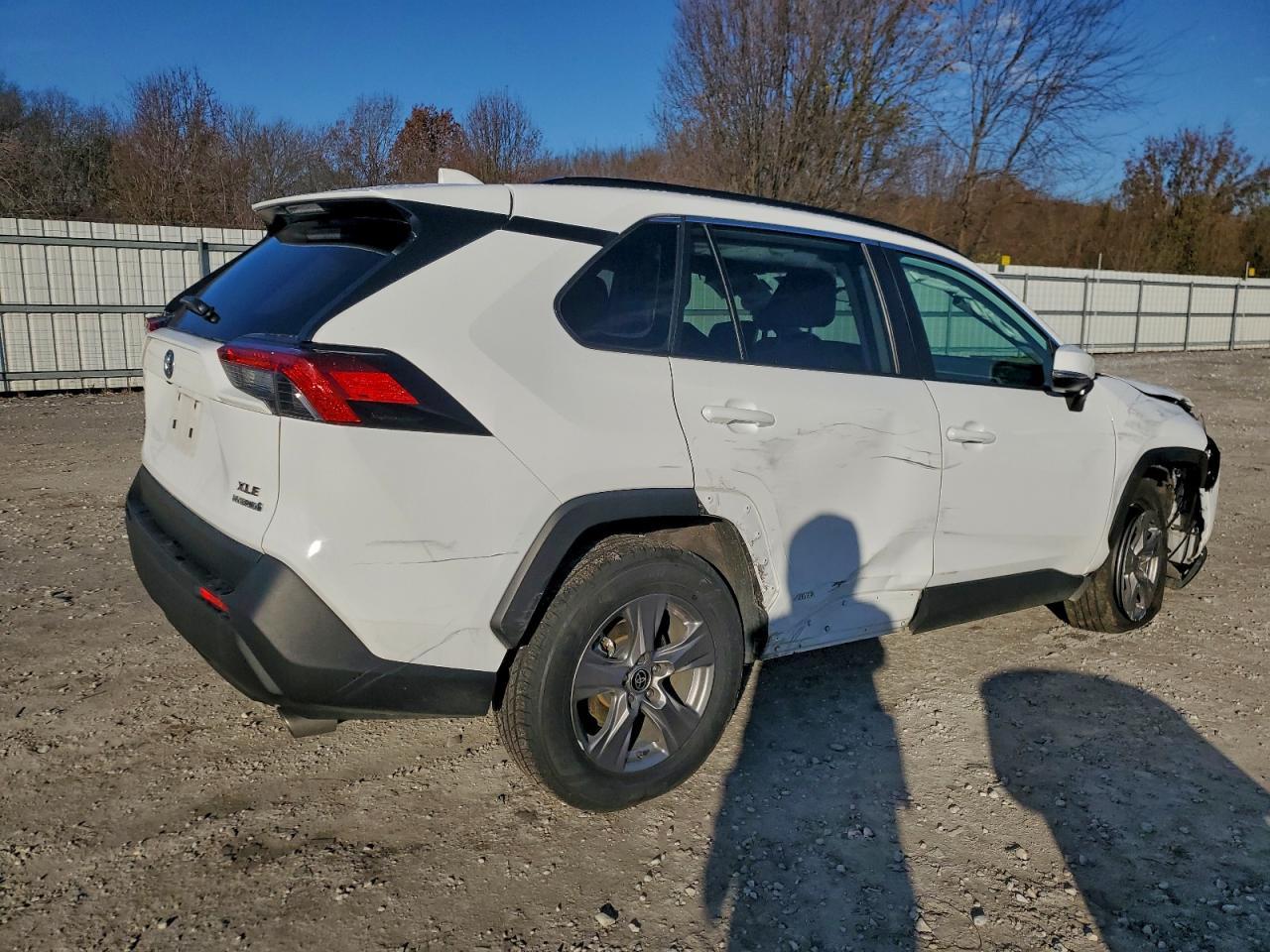 2024 Toyota Rav4 Xle - Image 3