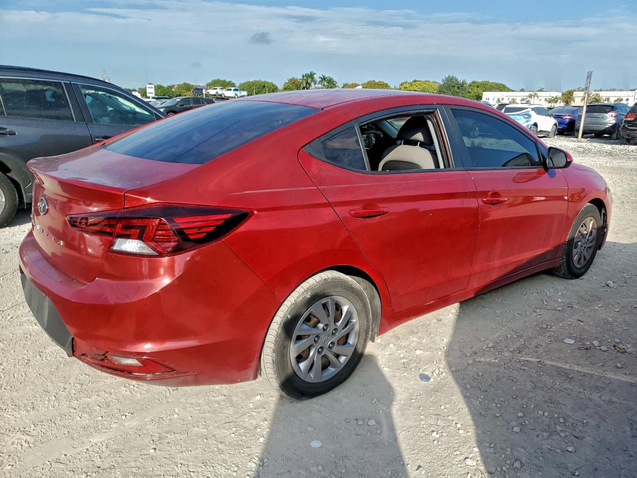 2020 Hyundai Elantra Se - Image 3