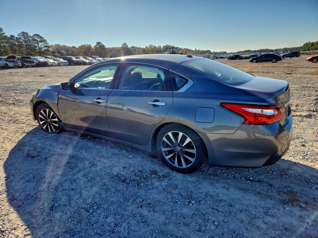 2017 Nissan Altima 2.5 - Фото 2