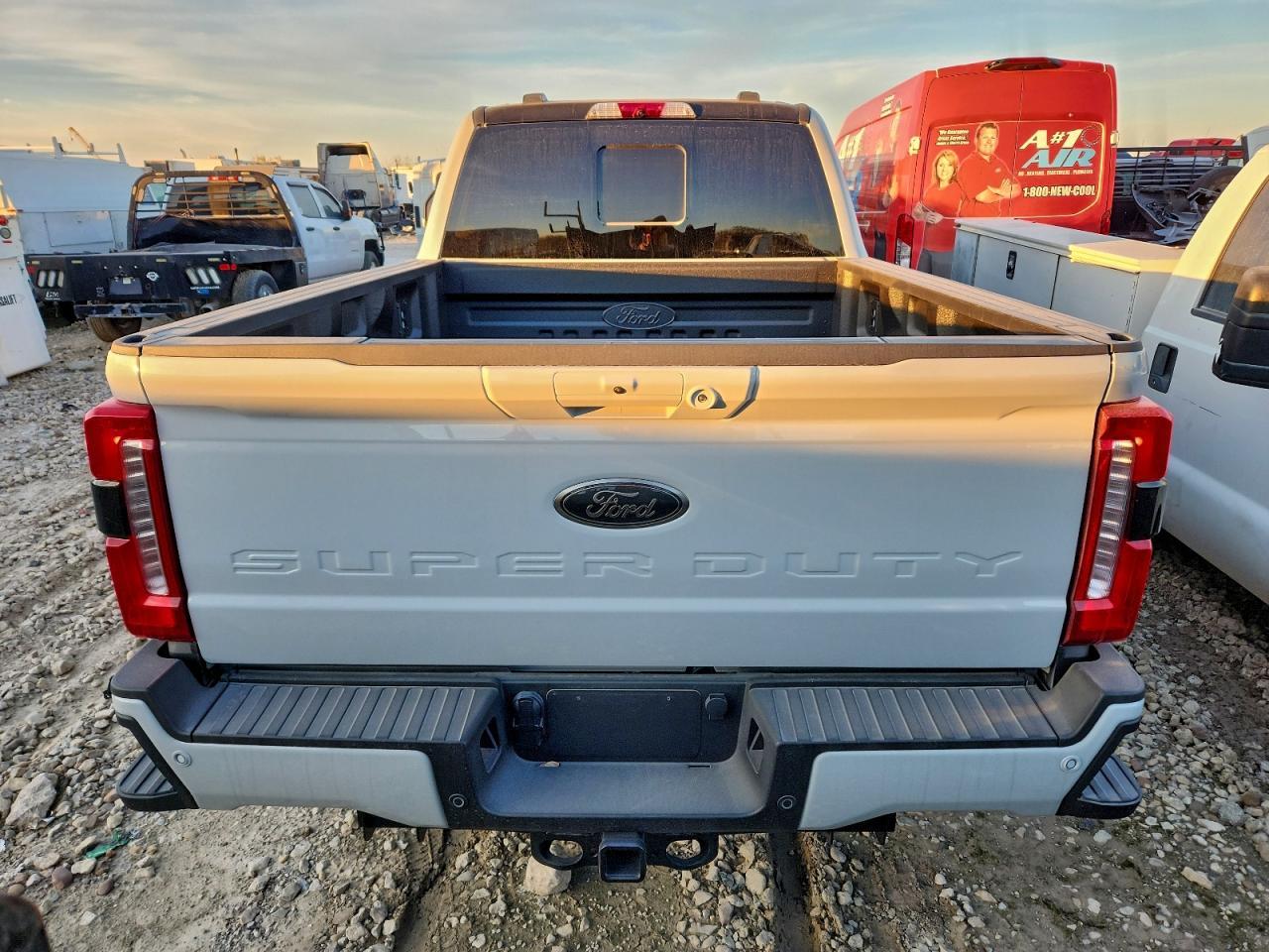 2026 Ford F250 Super Duty - Фото 6