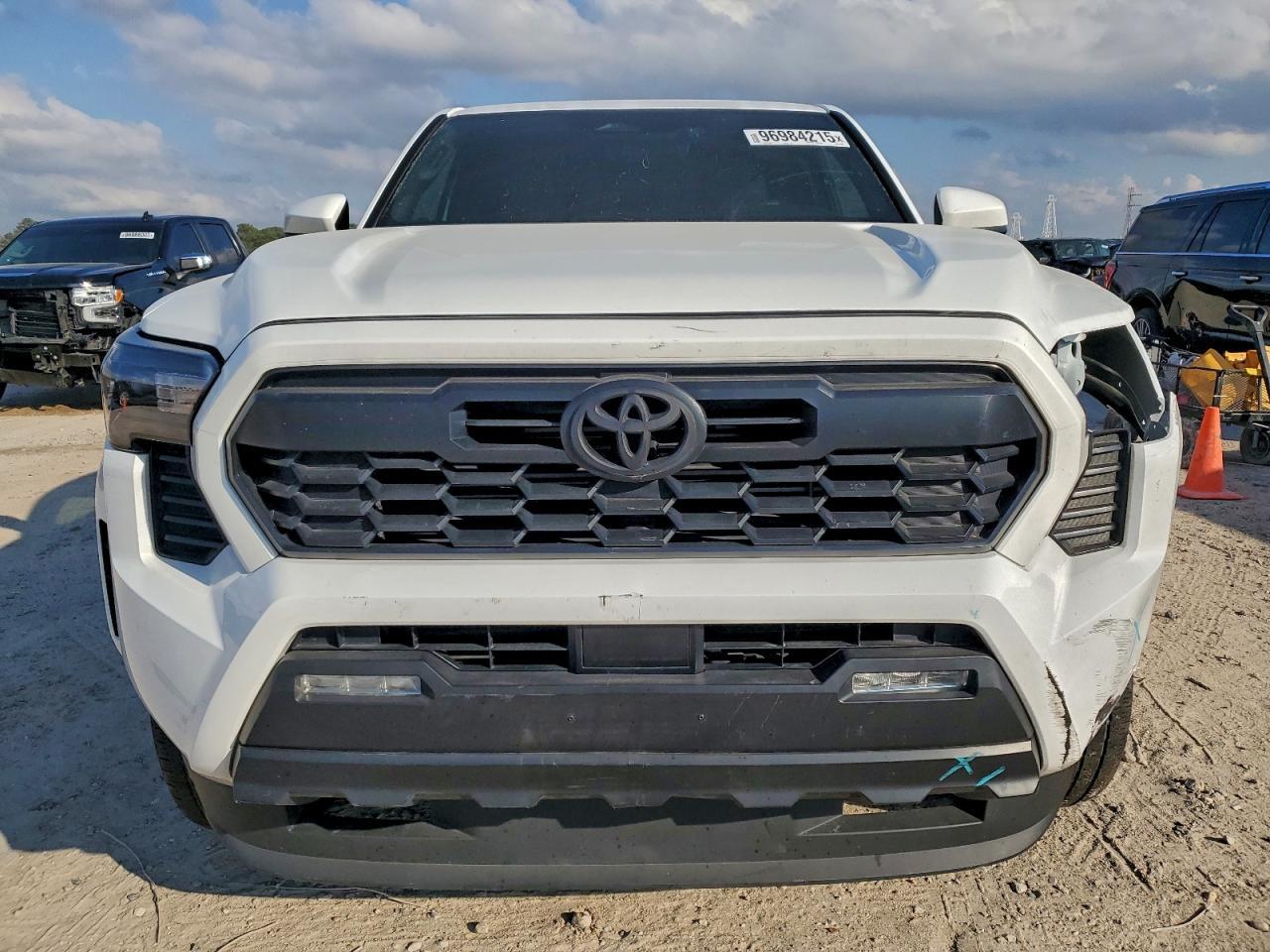 2024 Toyota Tacoma Double Cab - Image 5