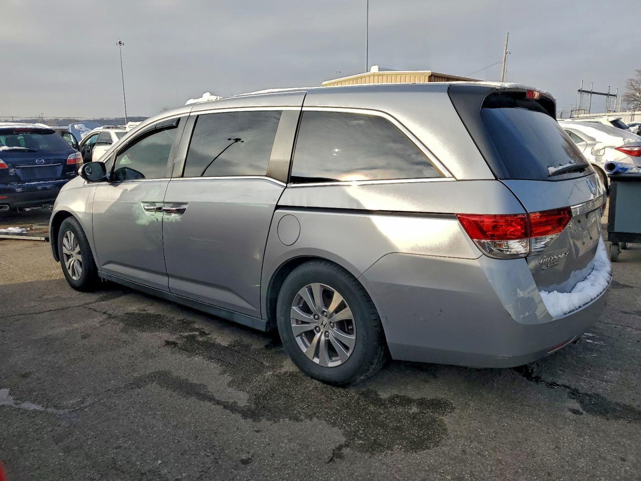 2016 Honda Odyssey Se - Фото 2